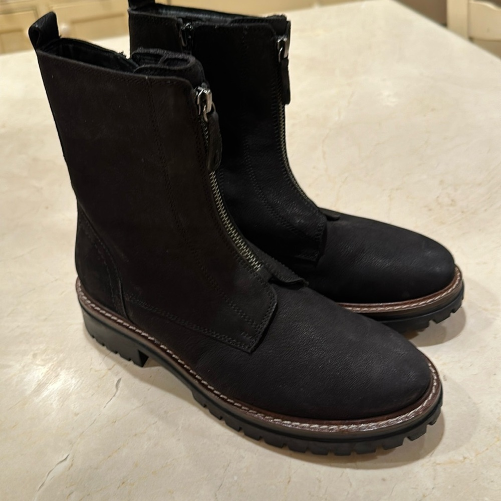 Booties Black suede side zipper 39
